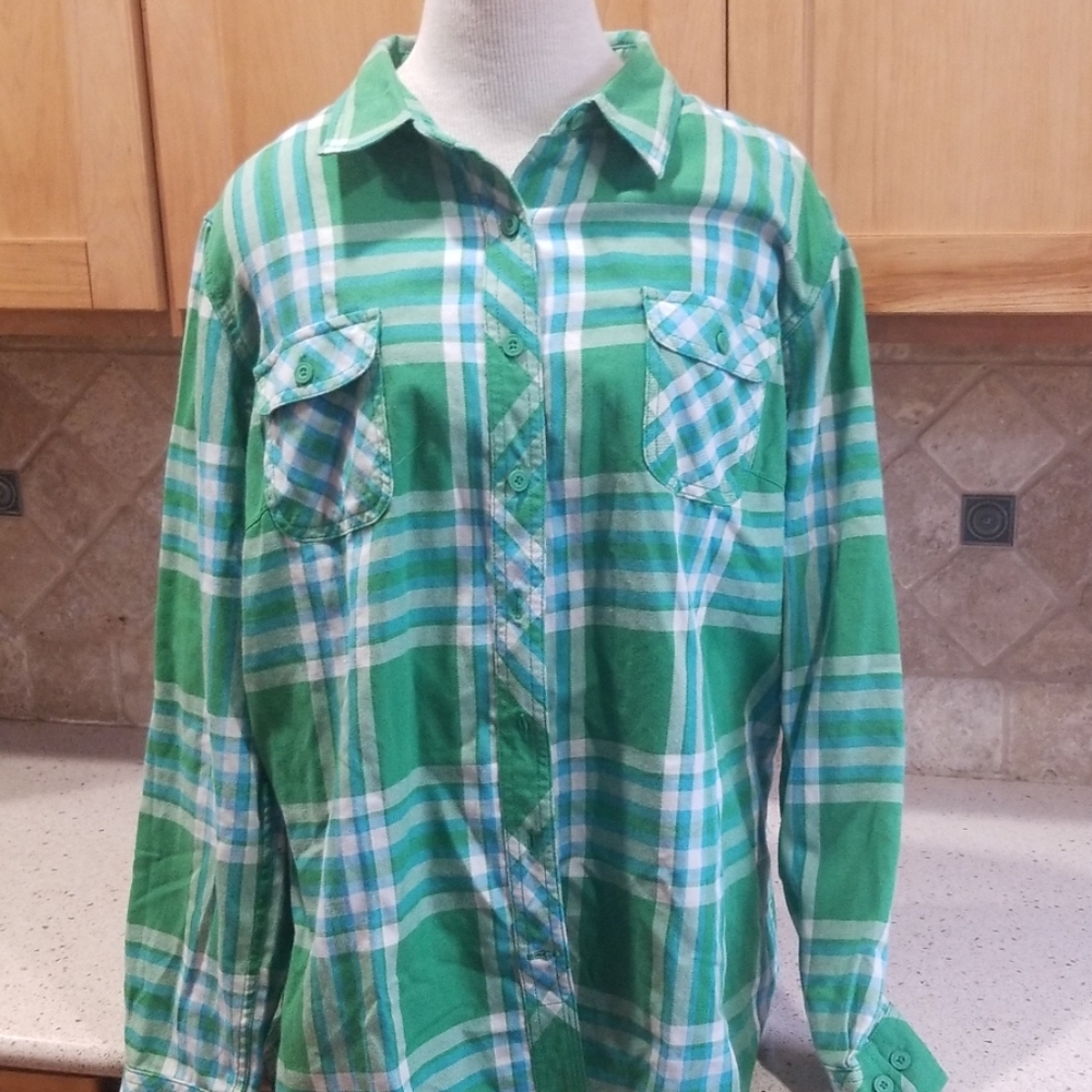 Duluth Trading Co shirt